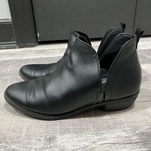 Universal thread booties